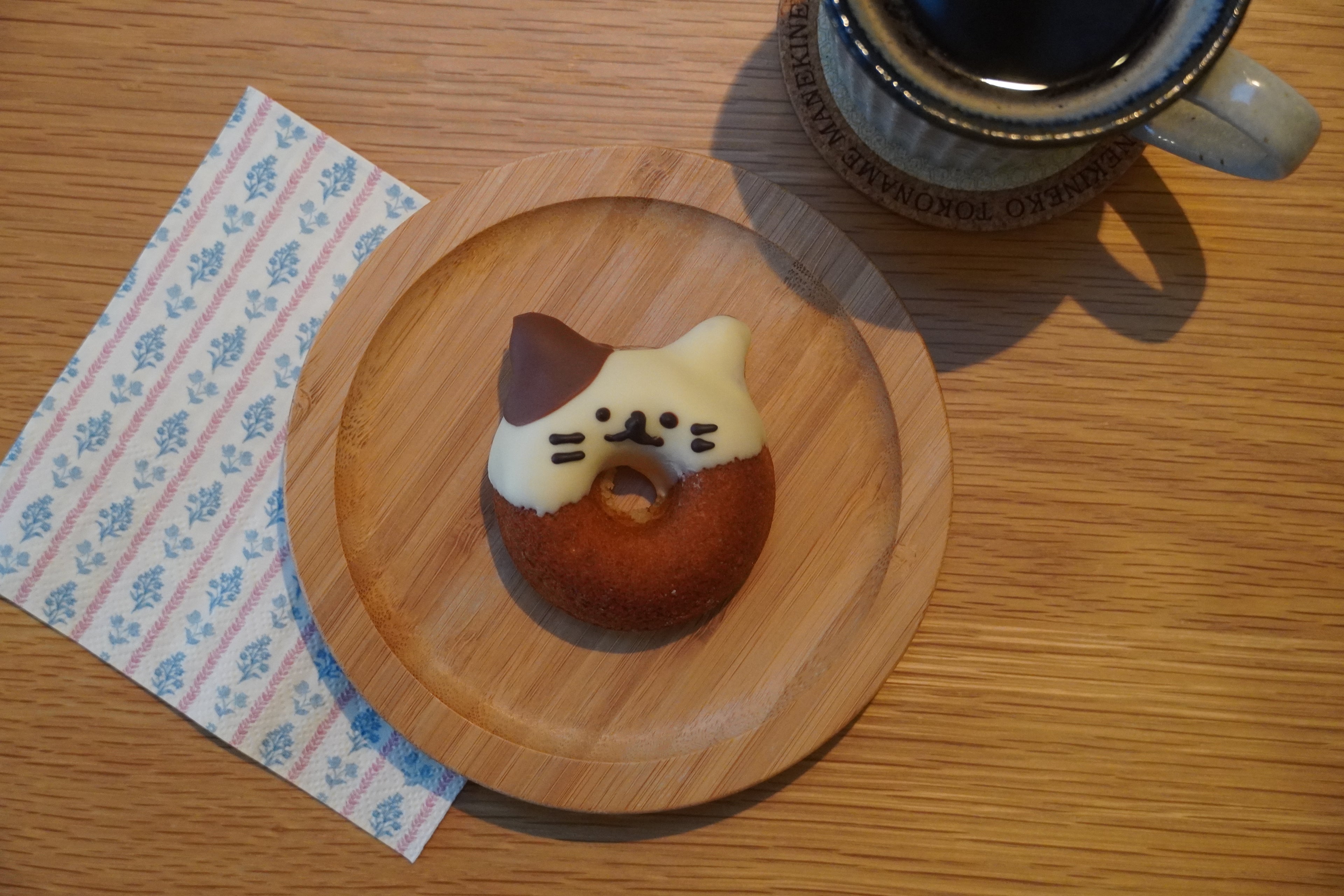 White-Spotted Cat Baked Doughnut