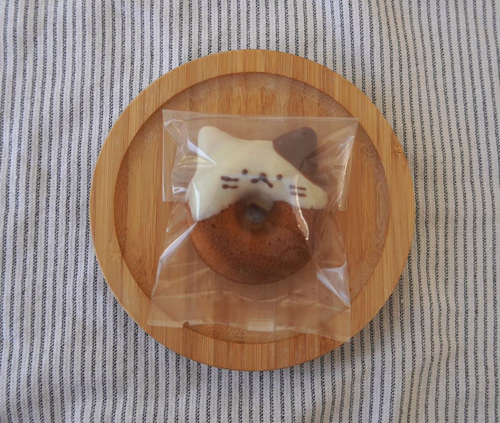 White-Spotted Cat Baked Doughnut